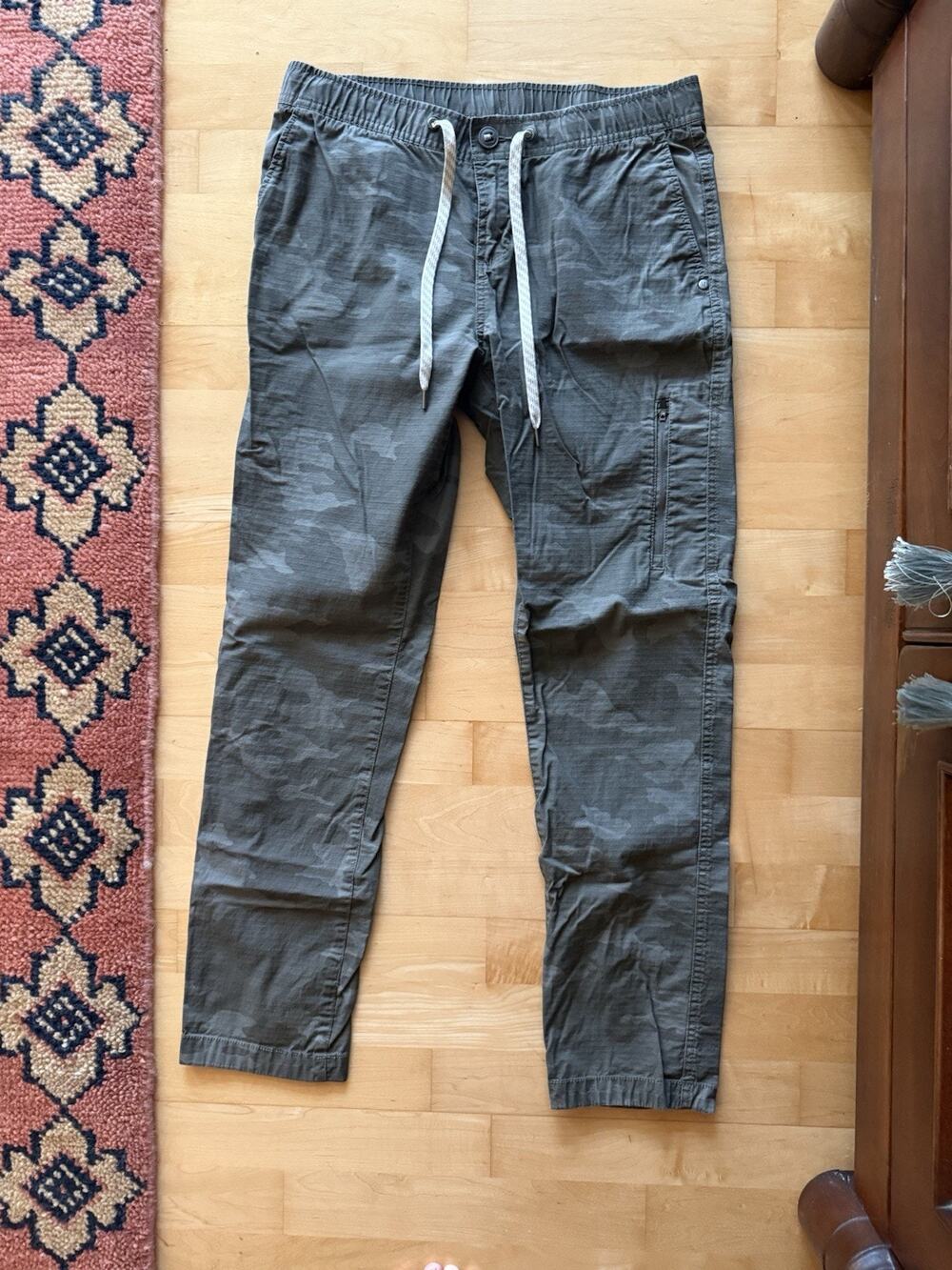 Vuori Ripstop Camo Grey Green Size Medium Men’s Pants